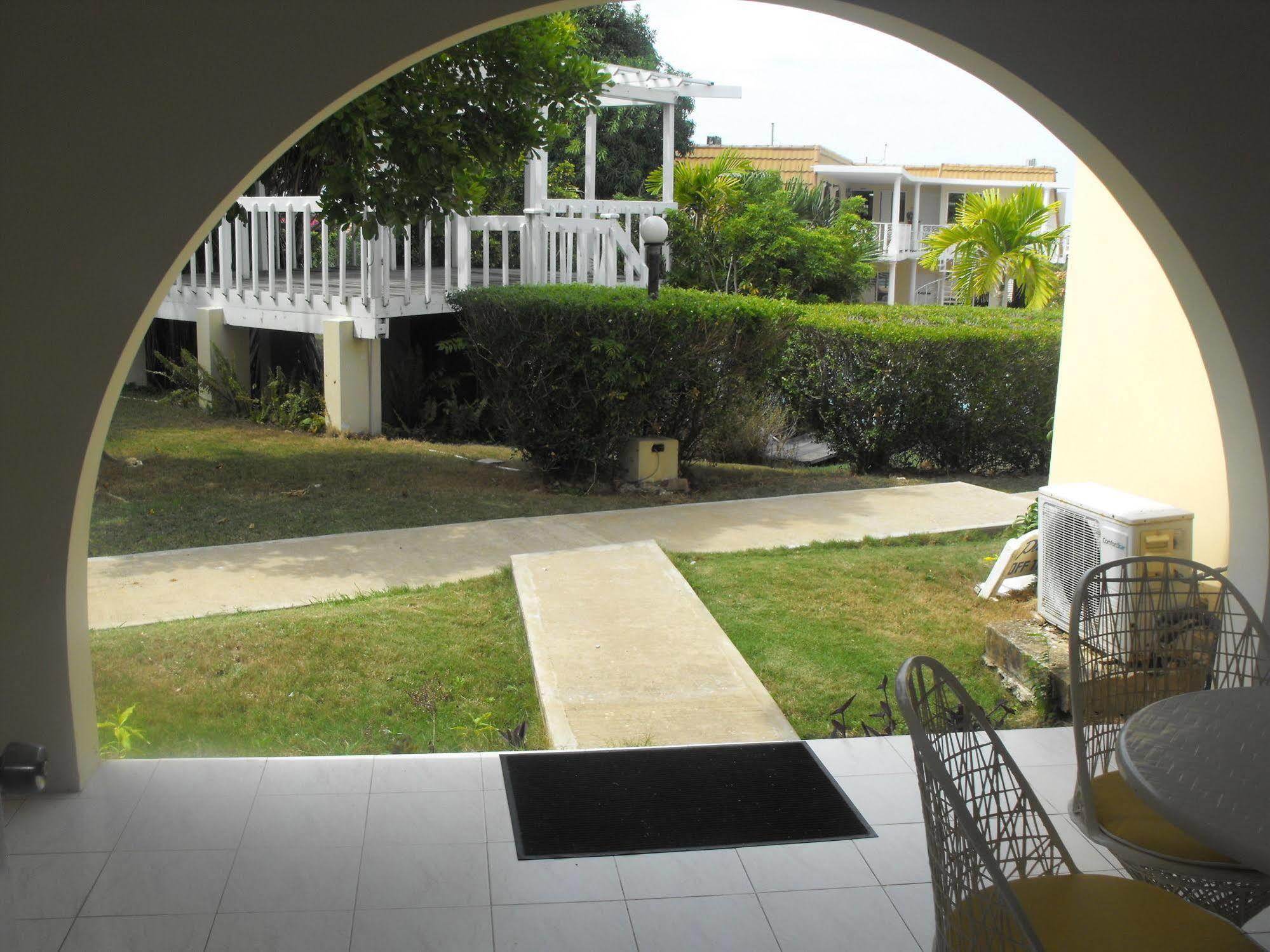 מונטגו ביי The Atrium At Ironshore מראה חיצוני תמונה